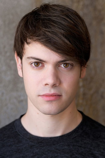 Photo of actor Alexander Gould