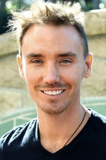 Photo of actor Rob Stewart