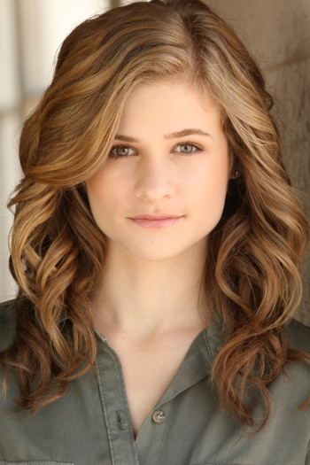 Photo of actress Jenna Boyd