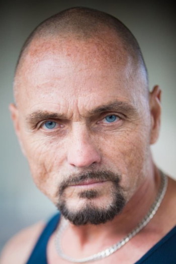 Photo of actor Dennis Keiffer