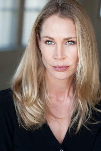 Photo of actress Kathleen Kinmont