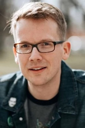 Photo of actor Hank Green