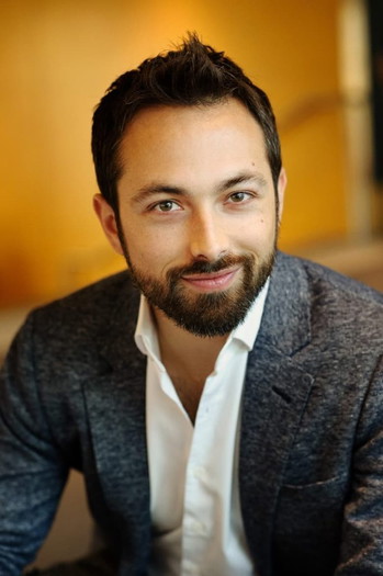 Photo of actor Derek Muller