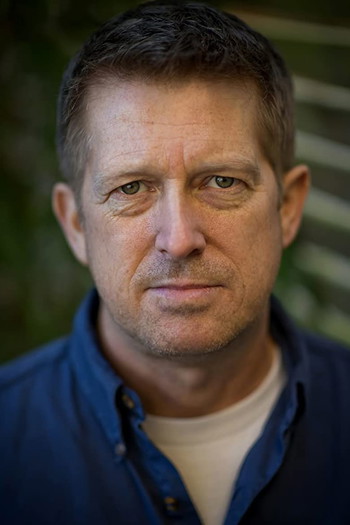 Photo of actor Ian Porter