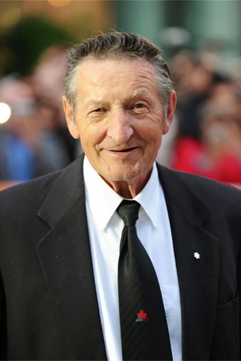 Photo of actor Walter Gretzky