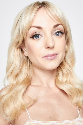 Photo of actress Helen George