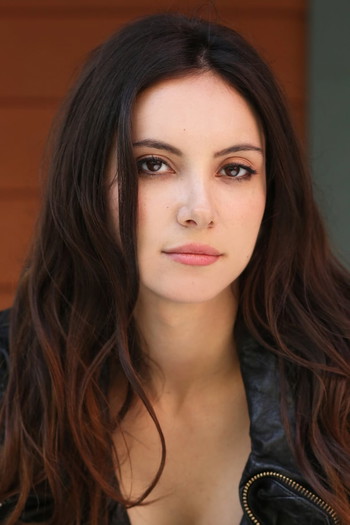 Photo of actress Samantha Robinson