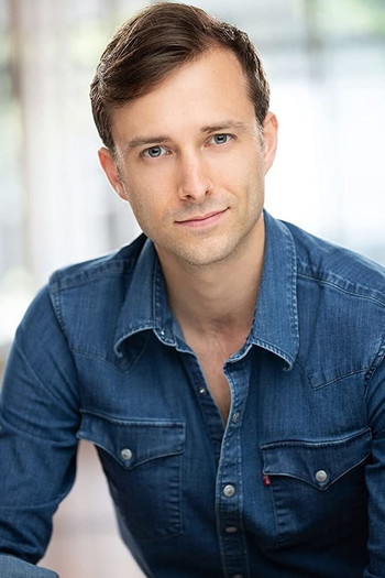 Photo of actor Reece Thompson