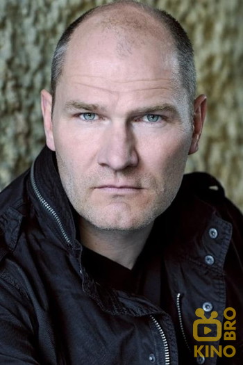 Photo of actor Nils Düwell