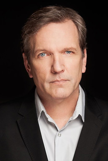 Photo of actor Martin Donovan