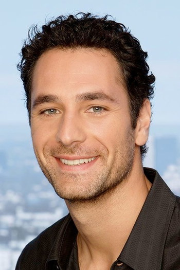 Photo of actor Raoul Bova