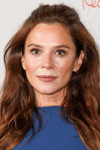 Photo of actress Anna Friel