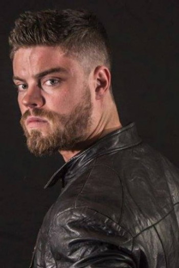 Photo of actor Jordan Devlin