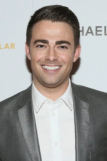 Photo of actor Jonathan Bennett