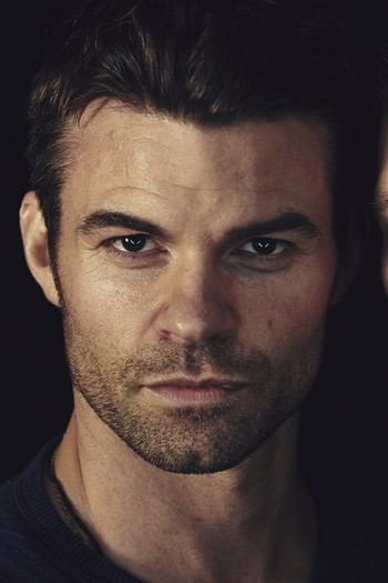 Photo of actor Daniel Gillies