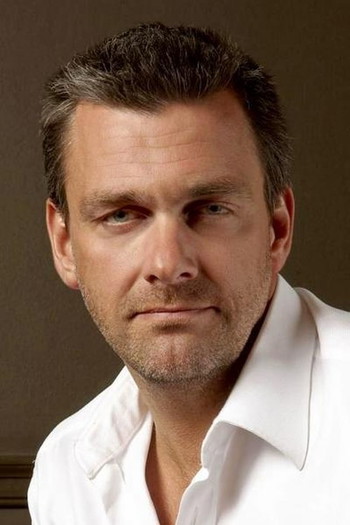 Photo of actor Ray Stevenson