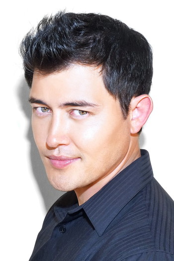 Photo of actor Christopher Sean