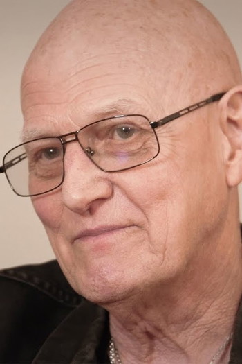 Photo of actor Chris Slade