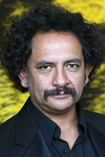 Photo of actor Luis Dubó