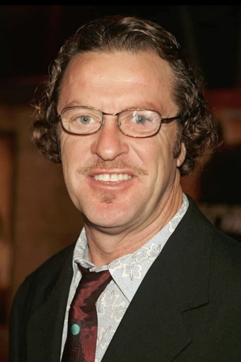 Photo of actor Stewart Finlay-McLennan