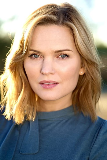 Photo of actress Sunny Mabrey