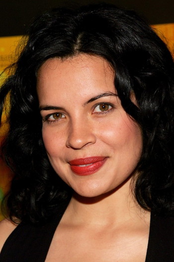 Photo of actress Zuleikha Robinson