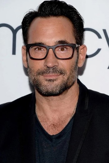 Photo of actor Gregory Zarian