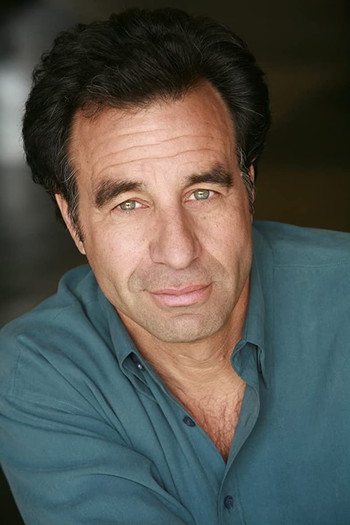 Photo of actor Ray Abruzzo