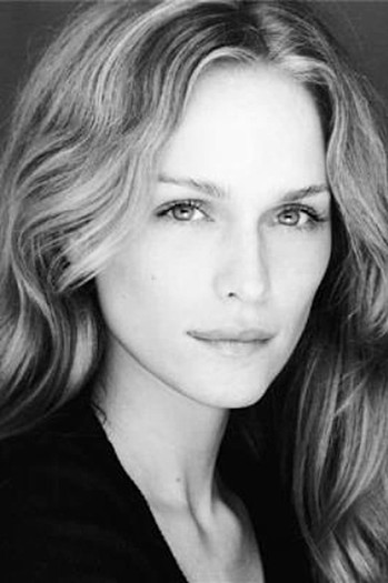 Photo of actress Cassandra Bell