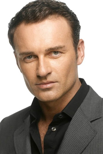 Photo of actor Julian McMahon