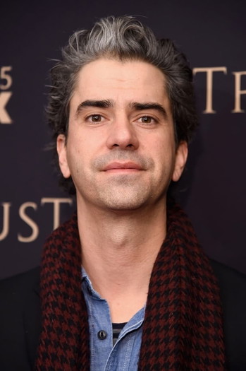 Photo of actor Hamish Linklater