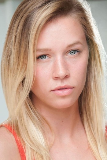 Photo of actress Ashlyn McEvers