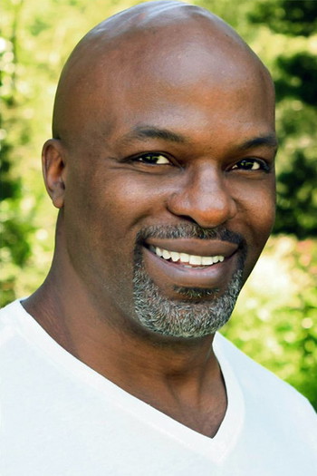 Photo of actor Evan Parke