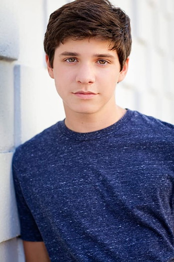 Photo of actor Braeden Lemasters