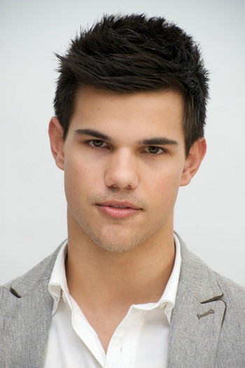 Photo of actor Taylor Lautner