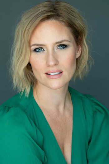 Photo of actress Kelly Hope Taylor