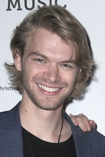 Photo of actor Kenton Duty