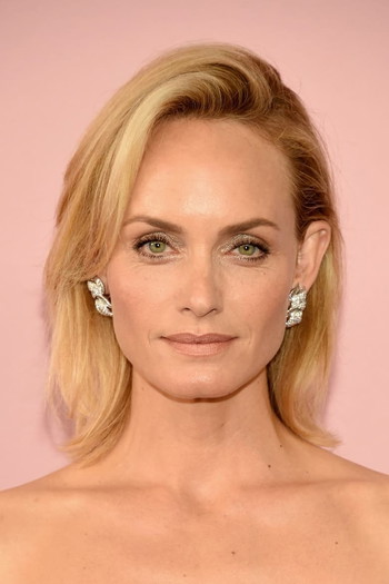 Photo of actress Amber Valletta