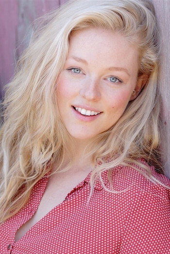 Photo of actress Kelly Van der Burg