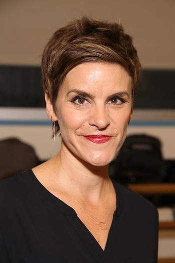 Photo of actress Jenn Colella