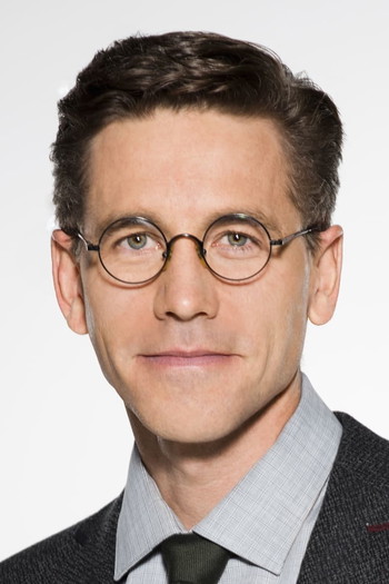 Photo of actor Brian Dietzen