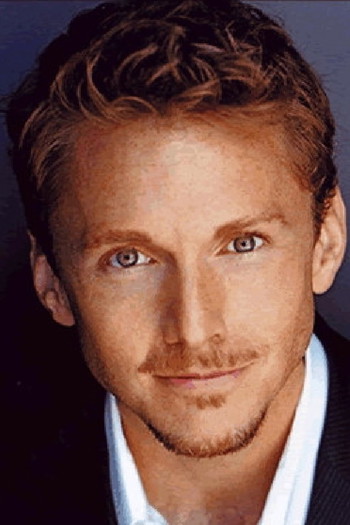 Photo of actor Jason Danieley