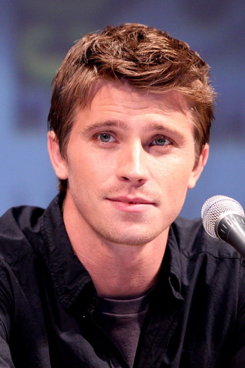 Photo of actor Garrett Hedlund