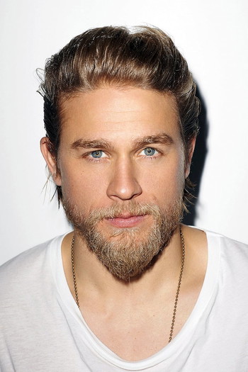 Photo of actor Charlie Hunnam