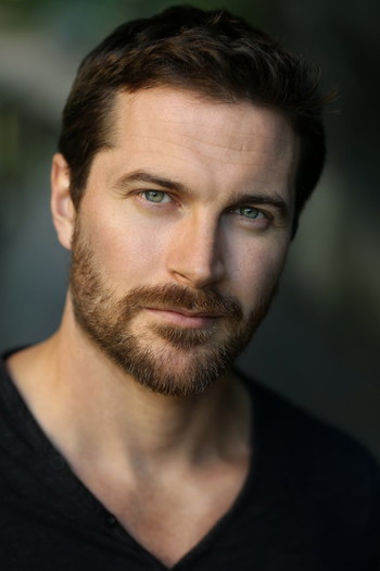 Photo of actor Kieran Bew