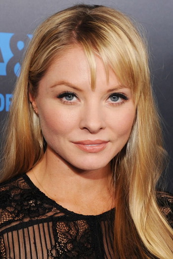 Photo of actress Kaitlin Doubleday