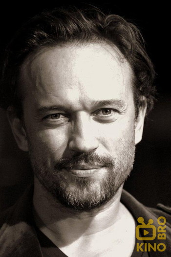 Photo of actor Vincent Perez