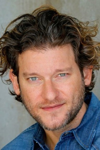 Photo of actor Joshua Dov