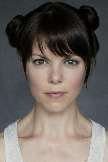 Photo of actress Sarah-Jane Potts