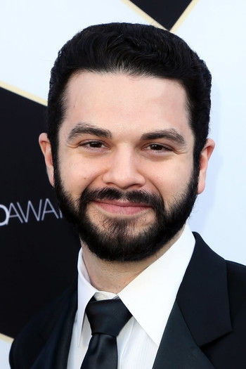 Photo of actor Samm Levine